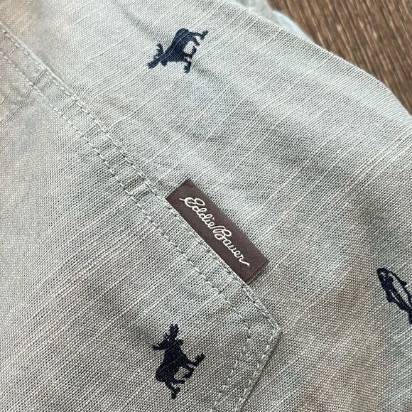 NWOT Eddie Bauer Classic Fit Moose Print Short Sleeve Button Front Size M - Picture 5 of 5